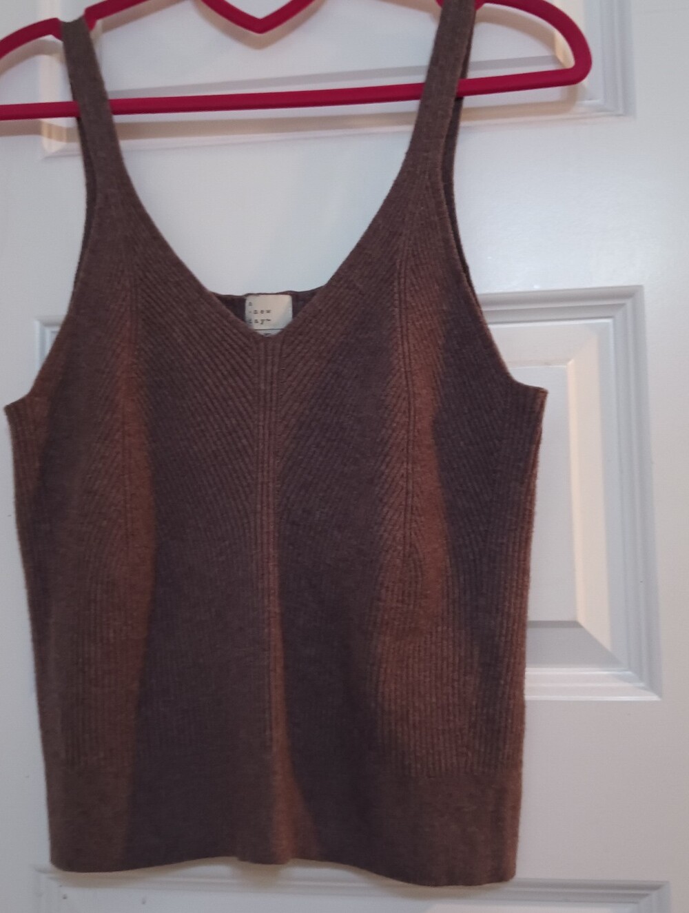 a new day Ribbed V-Neck Tank Top in Chocolate